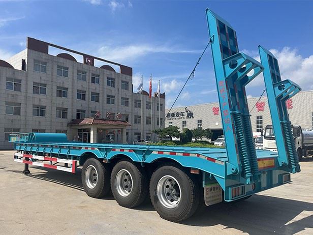 3 Axle Low Bed Semi Trialer With Ladder best
